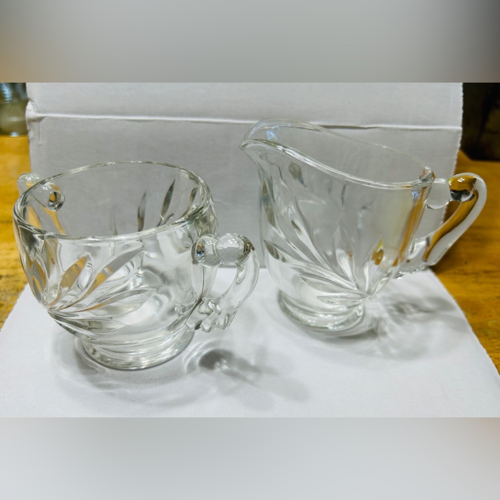 Indiana Glass cream & sugar set. Willow pattern, NO blemishes. Clear & bright.